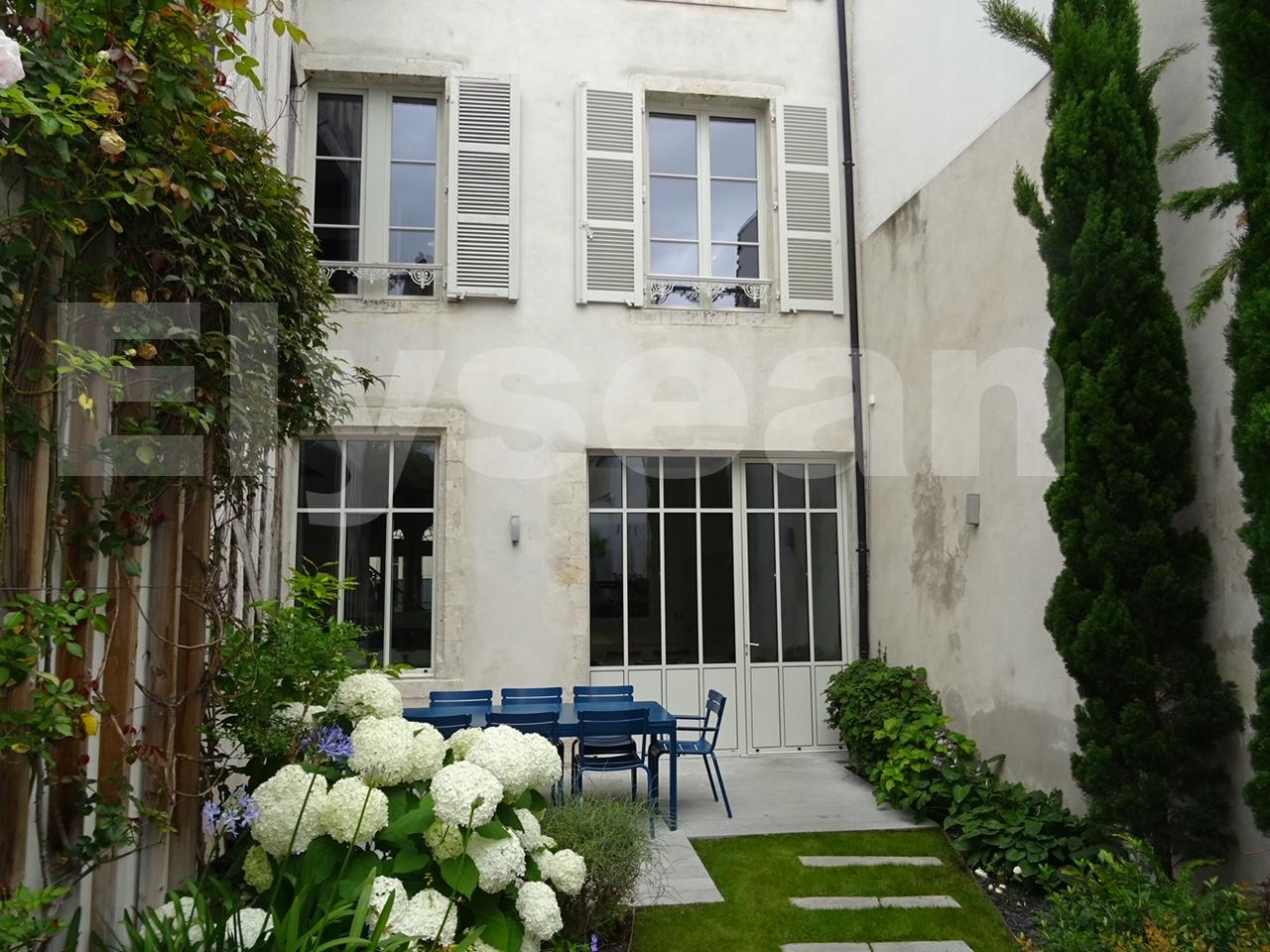 Hôtel particulier 9 Pièce(s) ORLEANS