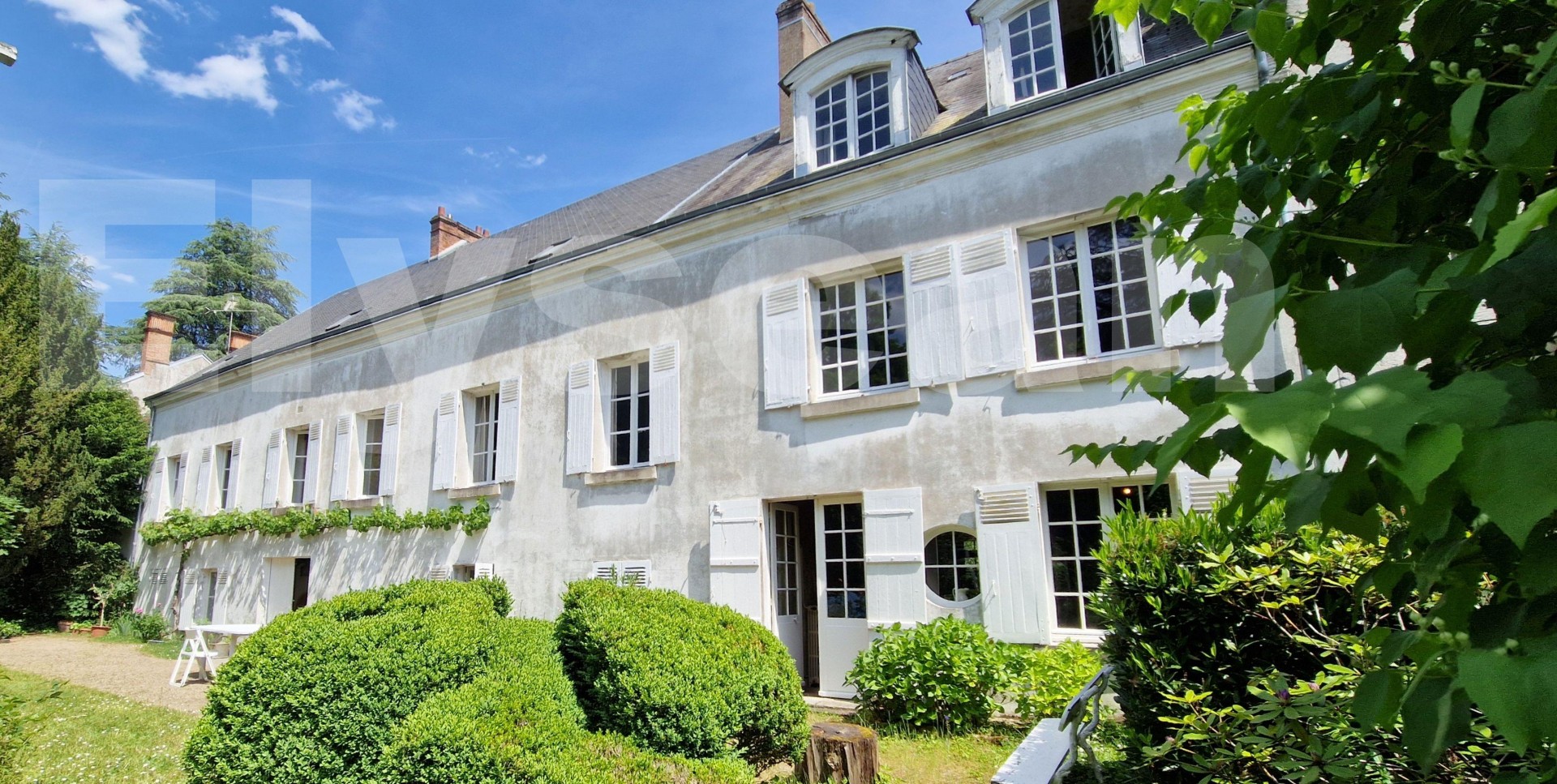 Maison 12 Pièce(s) COMBLEUX