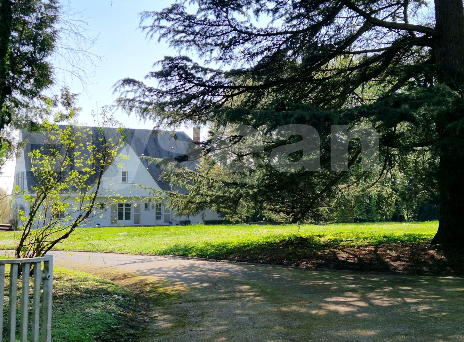 Maison 19 Pièce(s) LA CHAPELLE-SAINT-MESMIN