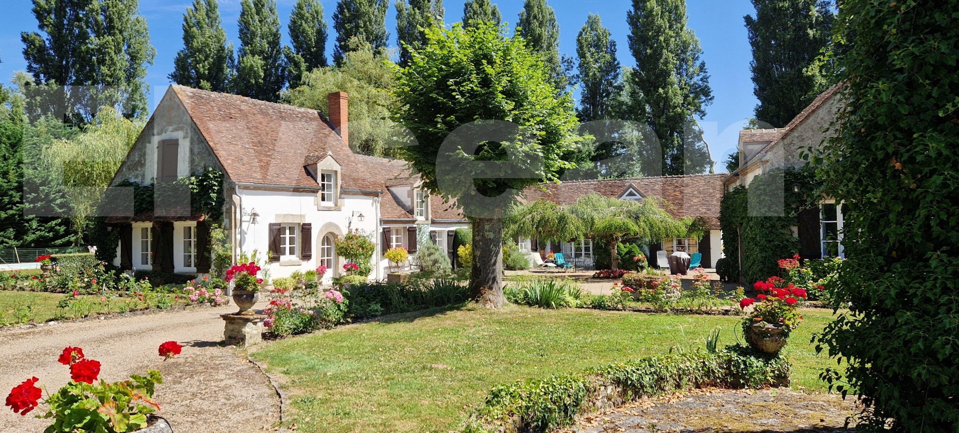 Maison 9 Pièce(s) TRAINOU